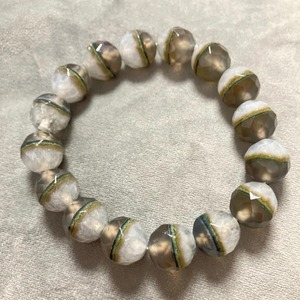 Bracelet en résine époxy fait main, design artistique magnifique, bijou en résine unique, parfait pour les accessoires de mode et les cadeaux élégants - Product Image 4