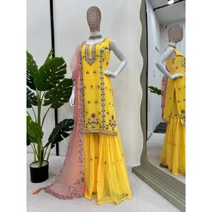 Conjunto de Top, Pantalón y Dupatta para Fiesta, Talla XL, con Bordado de Hilo y Lentejuelas para un Look Elegante - Product Image 4