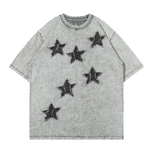 Camiseta bordada de alta calidad con un aspecto desgastado único, tela cómoda y diseño moderno. - Product Image 3