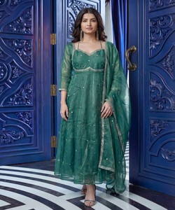Robe longue en coton Fendi à broderies et sequins, avec dupatta, style RICH LOOK, pour occasions festives, prix de gros, vêtement ethnique, collection RAMA Femme - Product Image 1