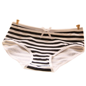 กางเกงในผู้หญิงขายส่ง แบบ Thong ผ้าไนลอน/สแปนเด็กซ์ ลายดอกไม้ สไตล์โรแมนติก แต่งลูกไม้ เอวต่ำ แห้งเร็ว ต้านเชื้อแบคทีเรีย - Product Image 2