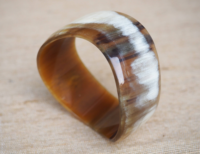 Bracelet de luxe fait main, écologique, moderne, rond, durable, en corne, tendance, taille personnalisable pour les fêtes et mariages féminins