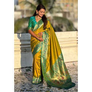 Sari en soie verte Mehandi Elite Weaves avec pallu Paithani, robe de club tissée Kadiyal Zari et pallu élégant - Product Image 1