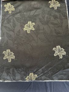 ABAYA Tissu Jacquard Satin Floral 100% Polyester Jacquard Brocart Noir Doux Respirant pour Femmes Musulmanes PK 1336-Vin - Product Image 4