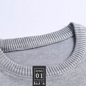 Pull en maille gris rayé à col rond pour homme Aviex, coupe ajustée, style décontracté automne, avec logo imprimé sur le devant - Product Image 2
