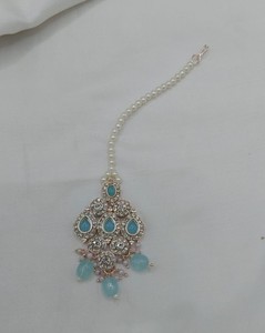 ชุดเครื่องประดับเจ้าสาวสไตล์ชาติพันธุ์ชุบทองคำสีกุหลาบประณีต ประดับเพชรซิร์คอน สร้อยคอแบบโชคเกอร์ ต่างหู และมงกุฎติกก้า สำหรับงานครบรอบแต่งงาน - Product Image 5