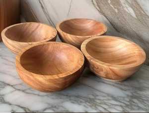 Bol de service en bois à bords ondulés, fabriqué à la main, en bois d'acacia de mangue, pour les fêtes et la décoration de table. - Product Image 2