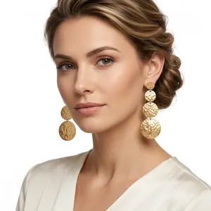 Nuevo Pendiente Circular Texturizado con Efecto Martillado |   Pendientes de latón con textura de 4 círculos |   Boho |   Comprar Pendientes Redondos Dorados de Diseño - Product Image 2