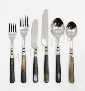 ชุดช้อนส้อมสแตนเลส 6 ชิ้น ด้ามจับฝังเขาสัตว์ ชุดช้อนส้อมหรูหรา มีด ส้อม ช้อน ชุดอาหารบนโต๊ะอาหาร ชุดรับประทานอาหารระดับพรีเมียม - Product Image 4