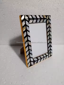 Cadre photo décoratif avec incrustation de nacre pour présentoir de table ou mural avec incrustation en bois naturel et élégante - Product Image 2