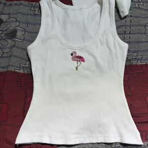 Camiseta sin Mangas de Algodón Blanco con Bordado de Flamencos Rosados, Chaleco Casual Hecho a Mano para el Verano, Ropa de Moda Femenina - Product Image 1
