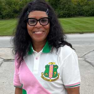 Camiseta Polo AKA Premium 08 para Mujer, con Letras Griegas Bordadas, Cuello Clásico, Manga Corta, Tela de Alta Calidad, Ajuste Cómodo - Product Image 6