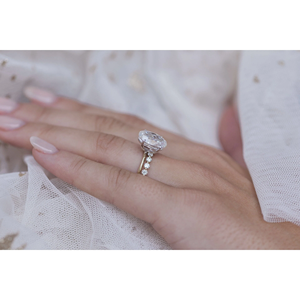 แหวนเพชรประดับเพชรทรงรีสำหรับผู้หญิง แหวนหมั้นเพชรทรงรี ชุบทอง 14K สไตล์คลาสสิก ประดับเพชรแบบ Prong Setting - Product Image 2