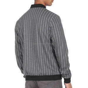 Chaqueta de béisbol Varsity para hombres y mujeres Carta frontal personalizable High Street Style Winter - Product Image 4