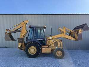 Chargeuse CASE 580SL d'occasion en bon état, modèle 2001, équipement lourd de terrassement avec moteur Cummins 4BT - Product Image 2