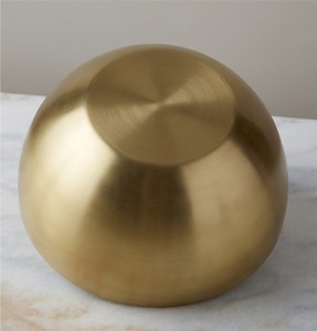 Bol de service fantaisie en émail plaqué or en aluminium Bol à fruits en émail de marque de luxe Élégant bol à salade moderne de haute qualité - Product Image 5