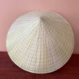 Chapeau conique en bambou naturel pour une utilisation en extérieur et en agriculture - Product Image 3