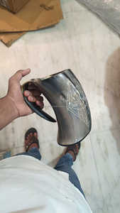 Vasos para beber hechos de cuerno de búfalo natural disponibles en una gran variedad de tamaños y estilos adecuados para bares y pubs, etc. - Product Image 3