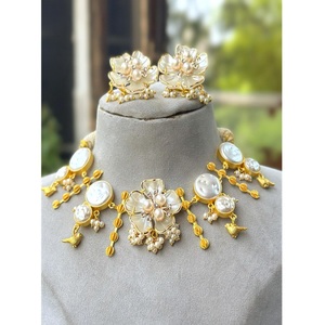 Conjunto de Collar y Aretes de Perlas Chapados en Oro de Latón de Primera Calidad, Joyería de Moda para Mujer, Regalo de Boda - Product Image 1