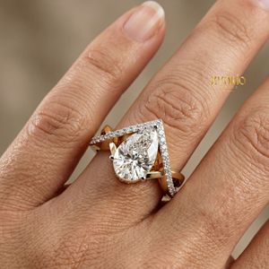 Bague solitaire en or jaune 14 carats en forme de poire avec sertissage couronne en chevron sertie de diamants - Product Image 4