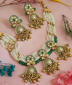 Ensemble collier et boucles d'oreilles élégants de haute qualité plaqués or avec pierres en moissanite et imitation perle, bijoux de créateur pour femmes, pour les mariages - Product Image 2