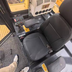 Bulldozer Caterpillar D7G Bekas CATD7G Kondisi Baik Jam Kerja Rendah Mesin Berkualitas Tinggi Model 2024 Kapasitas <span class=keywords><strong>Dozer</strong></span> 4.2m - Product Image 5