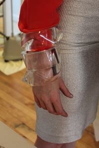 กำไลข้อมืออะคริลิกใสคุณภาพสูง ราคาดีที่สุด กำไลเรซิ่นใสสำหรับผู้หญิง ใช้ในงานปาร์ตี้และงานแต่งงาน - Product Image 4