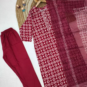 Conjunto Étnico de Tres Piezas de Rayón Slub con Dupatta de Chanderi y Bordado en el Escote, Atuendo Festivo para Mujer, Top, Pantalón y Chaqueta Azul - Product Image 2