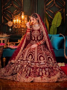 Lehenga Choli de Seda Verde Bordado con Dupatta, Largo hasta el Suelo, Traje Tradicional Indio para Bodas, para Mujer - Product Image 6
