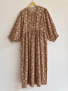 Robe midi vintage de haute qualité à col en V et manches bouffantes, imprimé à pois marron, coupe classique, été, tissu non tissé respirant, 100% coton - Product Image 1
