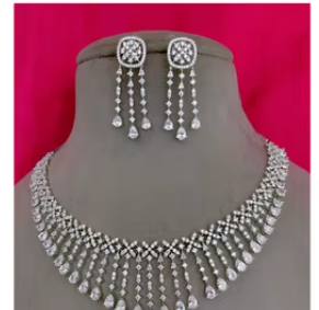Ensemble de bijoux de luxe finition argent avec collier en laiton zircon blanc royal pour cadeau de fête de mariage - Product Image 2