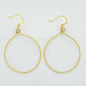 Pendientes de alambre de latón elegantes a precio económico para bodas personalizadas, con un look magnífico, creados al por mayor. - Product Image 1