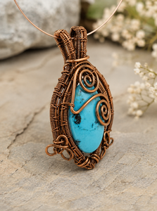 Pendentif unisexe fait main en alliage de métaux précieux Ha Gems, classique, en cuivre antique, enveloppé de fil, avec pierre précieuse turquoise de forme ovale - Product Image 6