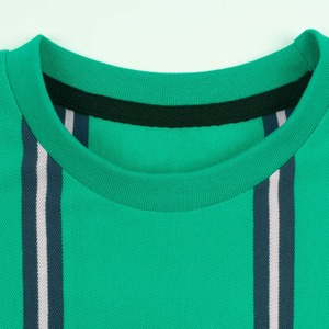 เสื้อยืดคอกลมแขนสั้นผู้ชาย ลายทางสีเขียว ทรงปกติ ผ้าถัก 100% คอตตอน ระบายอากาศได้ดี แต่งขอบตัดสี - Product Image 5
