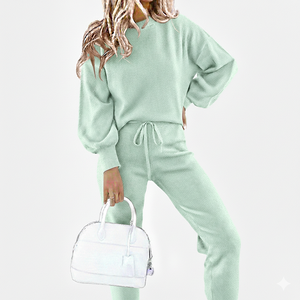 Ensemble de survêtement pour femme Everyday Active Essentials, léger et confortable, tissu extensible, design moderne, fabrication OEM - Product Image 3