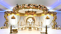 Mandap de mariage traditionnel Rajwada en FRP sculpté classique, thème Mayur, style dôme de pilier, décoration de mariage durable