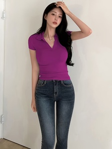 Camiseta Corta Moderna para Mujer, para un Estilo sin Esfuerzo y Uso Diario Cómodo - Product Image 1