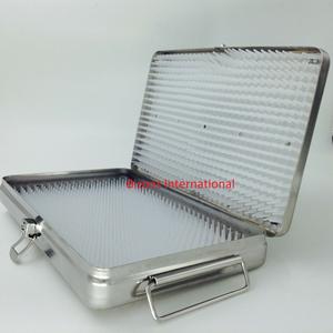 ถาดสเตนเลสขนาดใหญ่สำหรับฆ่าเชื้อแบบขายส่งของไบซัน พร้อมแผ่นซิลิโคน 2 ชิ้น |   กล่องจัดเก็บเครื่องมือผ่าตัดแบบแมนนวล CE - Product Image 1