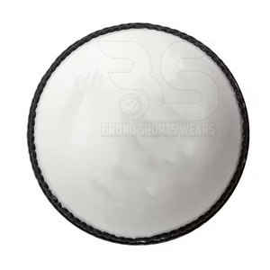 Balles de cricket en cuir de qualité supérieure, équipement professionnel d'entraînement et de match, matériel sportif pour hommes, jeunes et activités de plein air - Product Image 2