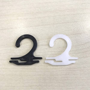 Vietnam prix usine vêtement crochets en plastique 10 pour une utilisation pratique en magasin pour les chaussettes et masques pour hommes et femmes montrent 500 pièces/sac - Product Image 1