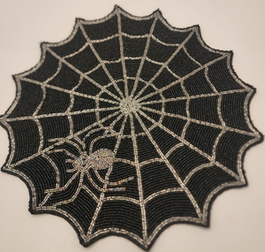 Salvamantel con Cuentas en Forma de Telaraña de Halloween, Nicole Miller Plateado, de Blossom Craft India - Product Image 1