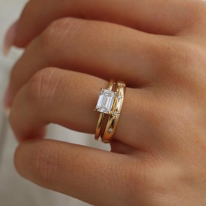 แหวนเพชรทรงเหลี่ยมมรกต 1 กะรัต ดีไซน์หรูหรา ทองคำขาว 14K แบบ 4 กรงเล็บ วงแหวนหนา 1.6 มม. ได้รับการรับรองจาก GRA สไตล์โมเดิร์น มินิมอล - Product Image 5