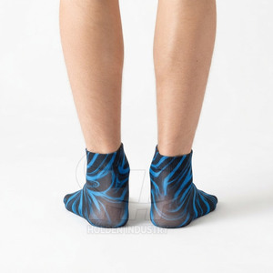 Chaussettes courtes à séchage rapide, respirantes, flexibles, décontractées, avec motifs artistiques vibrants - Product Image 3