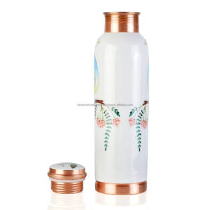 Bouteille d'eau en cuivre imprimée paon coloré, bouteille ayurvédique traditionnelle pour une eau potable fraîche et pure - Product Image 2