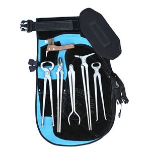 Ensemble d'outils de fermeur de haute qualité en gros : Pince à fer, Écarteur de sabots, Pince à sabots, Tablier en cuir, Outils de nettoyage de sabots - Product Image 1