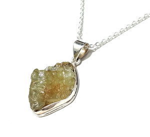 Colgante de Aguamarina Natural en Bruto, Plata de Ley 925, Hecho a Mano, Amuleto de Cristal Curativo, Collar para Mujer, Certificado - Product Image 1
