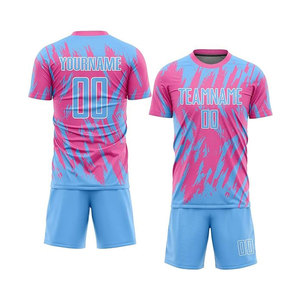 Ensemble d'uniformes de football professionnels pour hommes, maillot et short de performance, matériau léger pour les matchs de ligue et les entraînements - Product Image 1