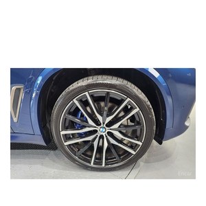BMW X5 M50i 2022 con Volante a la Izquierda, Caja de Cambios Automática, Cámara Trasera, 122,633 km - Product Image 5
