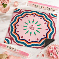 Alas Mahjong Lipat Desain Asli Kustom 33 Inci 3mm Neoprena Anti Selip Permukaan Kain Sentuhan Lembut Motif Bunga Geometris Pink