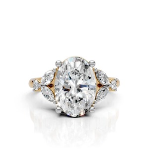 Bague Statement en Moissanite pour Homme, en Argent Plaqué Rhodium, Bijou Fin Audacieux avec Solitaire Oval Central Ancré, Style Cocktail - Product Image 2